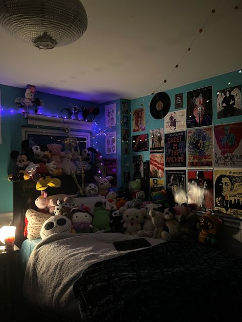 my room <3 Comfy Beds, Pinterest Room, Room Things, Future Apartment Decor, Pinterest Room Decor, Grunge Room, Future Apartment, Aesthetic Rooms, Pretty Room