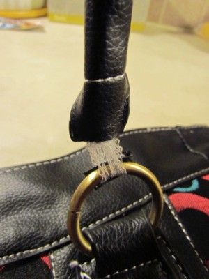 Closeup of purse strap. Diy Purse Strap Repair, Diy Purse Strap, Diy Purse Handles, Clean Leather Purse, Handbag Repair, Cheap Purses, Gucci Purses, Leather Repair, Best Purses