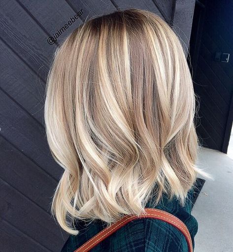 From platinum to honey, these are the shades of blonde to bring straight to your colorist. Platinový Blond, Platinum Blonde Balayage, Blonde Balayage Highlights, Blond Balayage, Shoulder Length Bob, Balayage Blonde, Cool Blonde, Long Dark Hair, Brown Blonde Hair