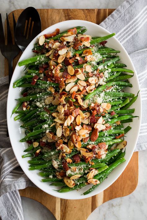 Thanksgiving String Beans, String Beans Almondine, American Christmas Dinner, String Beans Recipe, Best Green Beans, French Side Dishes, Green Bean Dishes, Green Beans With Almonds, Christmas Dinner Recipes