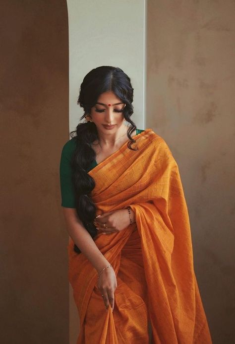 Girls Dpz Stylish, Bengali Saree, Saree Wearing Styles, Simple Saree Designs, Saree Poses, Modern Saree, Stylish Aesthetic, Indian Look, Simple Sarees