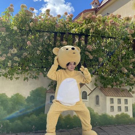 #yeonjun #txt #icon #lq Yellow Indie Aesthetic, Wallpaper Indie, Teddy Bear Costume, Txt Icon, Bear Costume, Yeonjun Txt, A Teddy Bear, Ocean Wallpaper, Indie Aesthetic