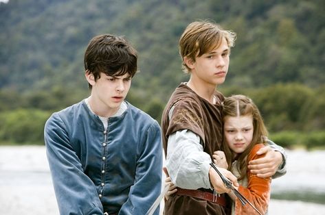 Skandar Keynes, Narnia Cast, Narnia Movies, Narnia Prince Caspian, William Moseley, Narnia 3, Edmund Pevensie, Georgie Henley, The Chronicles Of Narnia