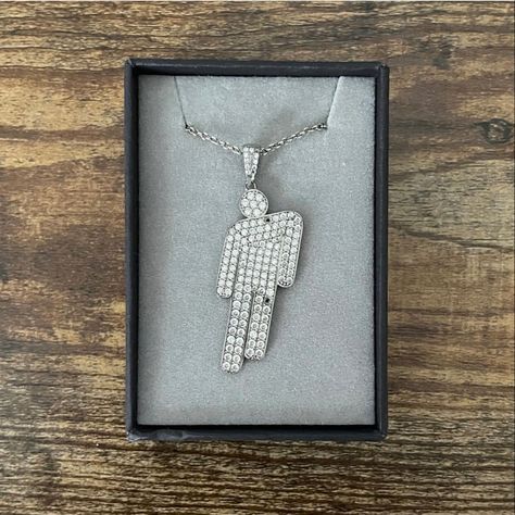 blohsh billie eilish Blosh Billie Necklace, Blohsh Necklaces, Billie Eilish Blosh, Blohsh Necklace, Billie Merch, Billie Eilish Merch, Billie Eilish, Locket, Outfit Inspo