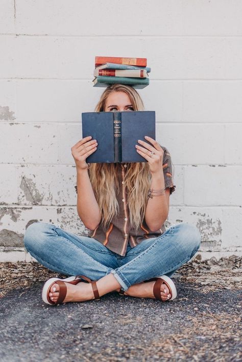 Photography Poses With Books, National Book Lovers Day, Library Photo Shoot, Book Lovers Day, Book Photography Instagram, Bookstagram Inspiration, Grad Photoshoot, Book Instagram, Creative Photography Techniques