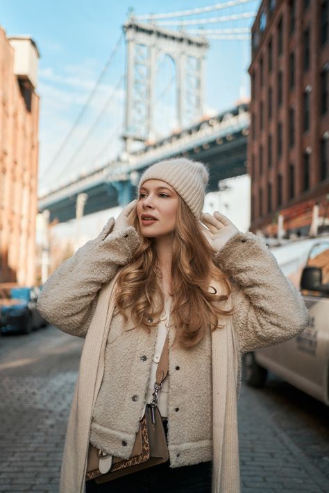 Photoboard Ideas, Dumbo Photoshoot, Bridge Photos, Brooklyn Dumbo, Nurse Educator, Nyc Photoshoot, Brooklyn Bridge Park, Bridge Photography, Solo Photo