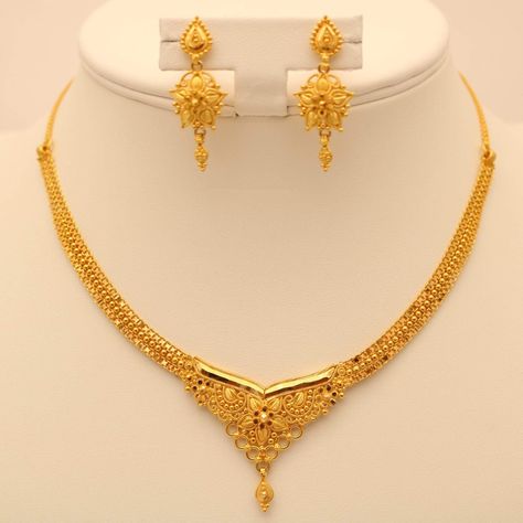 Delicate Gold Necklace Indian Simple, Short Necklace Gold Indian Latest, Indian Gold Necklace Designs Simple, Necklace Designs Gold Indian Simple, Gold Jewelry Simple Necklace Indian, 1 Tola Gold Set Designs, Simple Necklace Designs Gold Indian, 10 Gram Gold Necklace Design, Simple Necklace Gold Indian