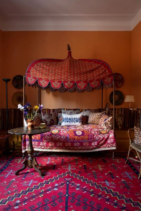 The 5 Fabric Trends Ruling Interiors Now, According to the Pros | Architectural Digest Clements Design, Maximalist Bedroom, Cabana Magazine, David Hicks, Charley Harper, Schumacher Fabric, Wooden Easel, Bold Color Palette, Style Deco