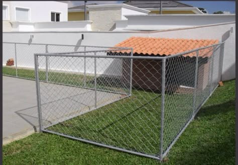 Canil Dog House Ideas Outdoor, Outdoor Dog House Ideas, Dog House Ideas, Dog Agility Course Diy, Portable Dog Fence, K9 Kennels, Dog Kennel Designs, Puppy Room, Outdoor Dog House