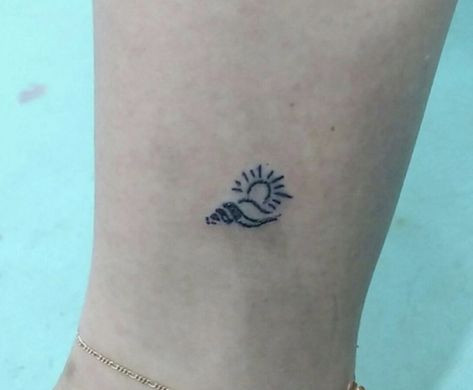 Sea Shells Tattoo Ideas, Small Shell Tattoo, A Heart Tattoo, Runner Tattoo, Shell Tattoo, Sea Snails, Shell Tattoos, True Tattoo, Shoulder Tattoos For Women