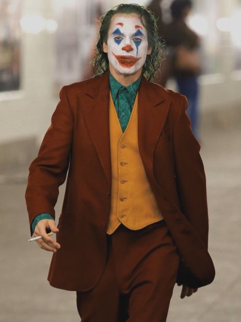 Untitled — joaquin phoenix || joker (2019) Joker Phoenix, Joker Film, Joker Drawings, Joker Comic, Joker 2019, Joker Makeup, Joker Images, Joker Iphone Wallpaper, Joker Poster