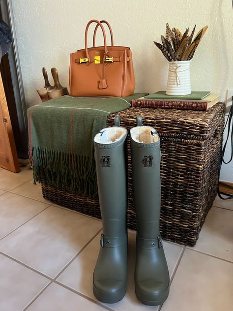 Holland Cooper, British Country, Country Fashion, Wellington Boots, Classic Wardrobe, Rubber Boots, Sherpa Lined, Wellington, Wardrobe Essentials