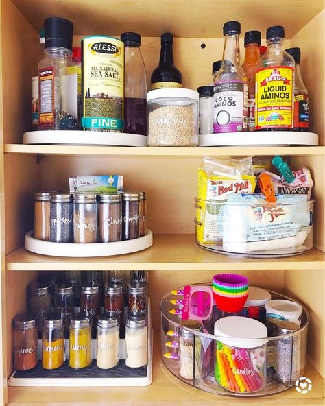 10 game-changing ways to organize herbs and spices in your kitchen Kitchen Storage Ideas Diy, Spice Cabinet Organization, Kitchen Storage And Organization, Storage And Organization Ideas, Storage Ideas Diy, Organized Pantry, Organization Pantry, Small Kitchen Storage, Kitchen Storage Ideas