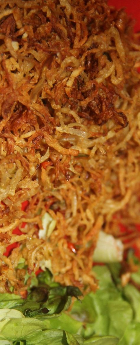 These healthy hash browns are super easy and delicious. You'll want to make some right away! via @midlifeblv Red Potato Hashbrowns, Recipes Red Potatoes, Potato Hashbrown Recipes, Healthy Hashbrowns, Potato Hashbrown, Breakfast Omelette, Red Potato, Hashbrown Recipes, Grated Potato