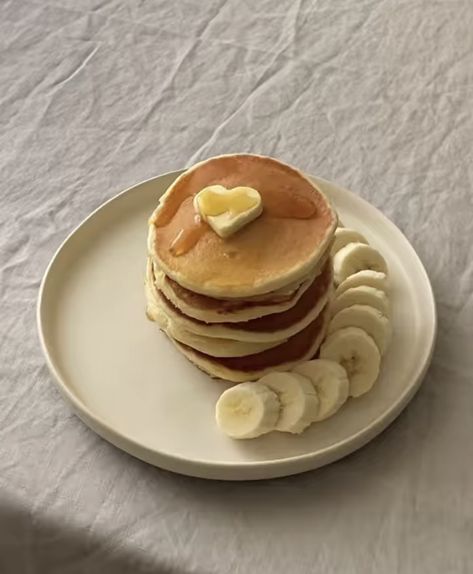 Rhys Aesthetic, Sport Romance, Aesthetic Sport, Aesthetic Baking, Baking Aesthetic, Birthday Cakes For Her, College Romance, Friends To Lovers, The Undone