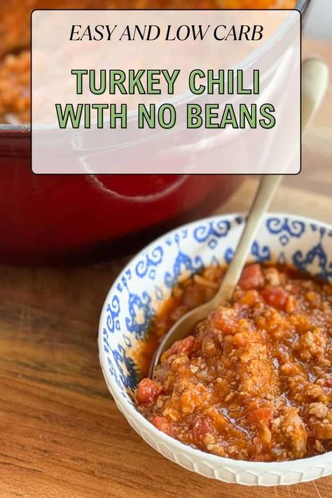 This easy, low carb turkey chili with no beans will become your new favorite low carb chili recipe. Packed with lean protein and tons of flavor from seasonings and fresh vegetables, it is as delicious as it is healthy for you. Healthy No Bean Chili Recipe, Turkey Chili Recipe No Beans, No Bean Turkey Chili, Turkey Chili Crockpot No Beans, Low Cal Turkey Chili, Turkey Chili No Tomato, Ground Turkey Chili Recipe, Traditional Chili Recipe, Low Carb Chili Recipe