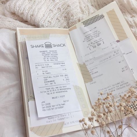 Junk Journal Receipts, Receipt Journal Ideas, Receipt Journal, Scrap Journaling, Empty Notebook, Journaling Inspiration, Bujo Inspiration, Journal Inspiration, Journal Pages