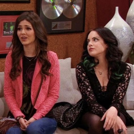 Jade And Tori, Jade And Tori Victorious, Tori And Beck Victorious, Jade X Beck Victorious, Victorious Costume Episode, Cat And Jade Victorious, Victorious Tori, Jade West Style, Jade Victorious