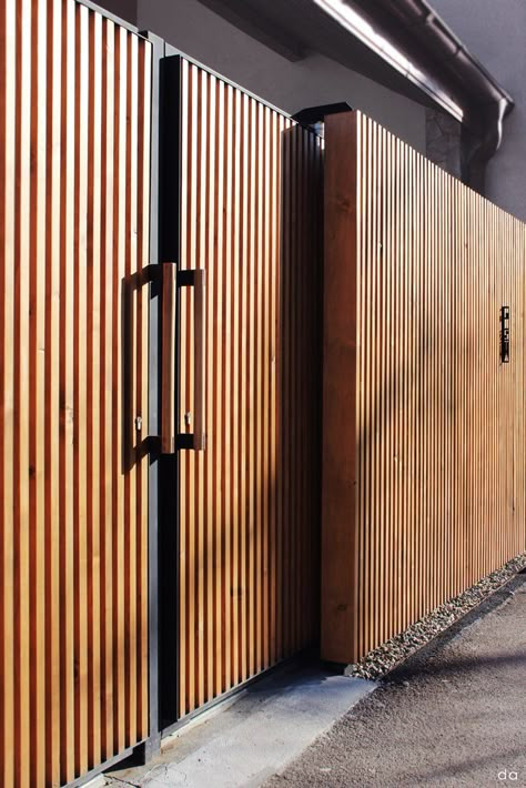 Gard Modern, Wooden Gate Designs, Home Gate Design, Gate Designs Modern, Wooden Gate, Fence Gate Design, House Fence Design, Modern Fence Design, Villain Aesthetic