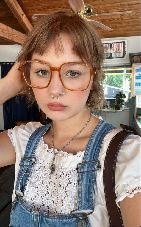 Big Glasses Frames, 70s Glasses, Glasses Outfit, Glasses Inspiration, Big Glasses, Funky Glasses, Oversized Glasses, Cool Glasses, Cute Glasses