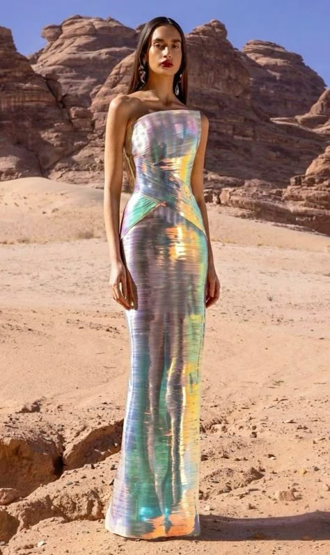 Iridescent Gown, Aesthetic Desert, Vogue Aesthetic, Area Fashion, 2020s Fashion, Winter Cruise, Rami Kadi, Feminine Minimalist, Fashion Couture