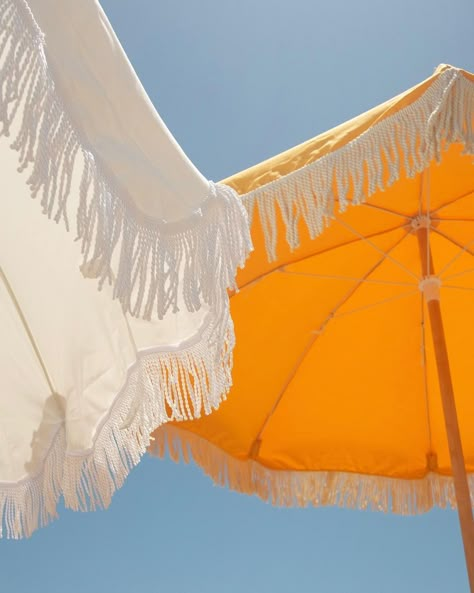 Orange Umbrella, Fall Fragrance, Umbrella Designs, Orange Beach, Beach Umbrella, Italian Summer, Family Beach, Summer Feeling, Happy Summer