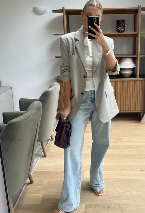 Light Grey Blazer Outfit, Grey Blazer Outfit, Lydia Tomlinson, Light Grey Blazer, Blazer Outfit, Grey Blazer, Blazer Outfits, Fitness Goals, Light Grey