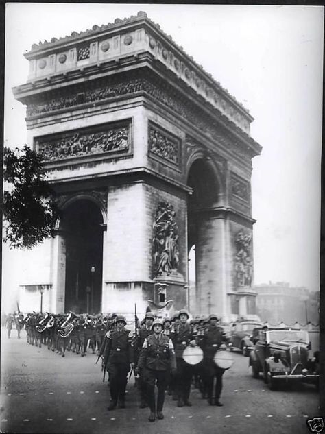 Germany Ww2, Victory Parade, Wwii Photos, Dark Times, Vintage Paris, German Army, Interesting History, Non Profit Organization, Historical Pictures