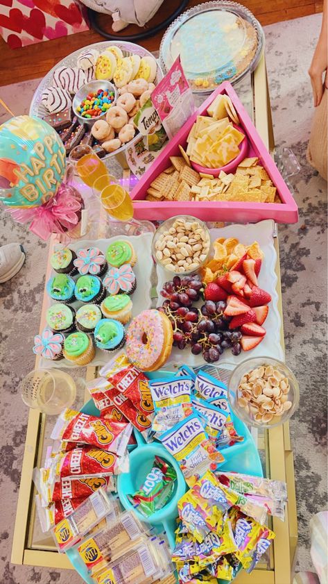 12th Birthday Party Ideas, Birthday Sleepover Ideas, Slumber Party Birthday, Birthday Snacks, Preppy Party, Birthday Party Snacks, Sleepover Birthday Parties, Birthday Lunch, Cute Birthday Ideas