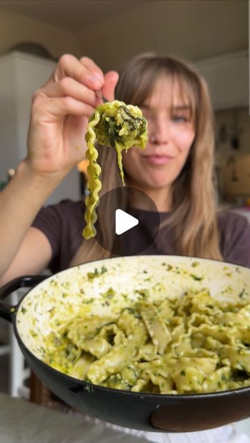 59K likes, 403 comments - natsnourishmentsJuly 20, 2023 on : "mafaldine pasta with fried courgettes, a herby, pistachio sauce and lots of lemon. This was so delicious! It might seem laborious making ..." Natalia Rudin, Mafaldine Pasta, Pistachio Sauce, Pestle And Mortar, Pasta Water, Lemon Sauce, Vegan Meal Prep, Club Ideas, Supper Club