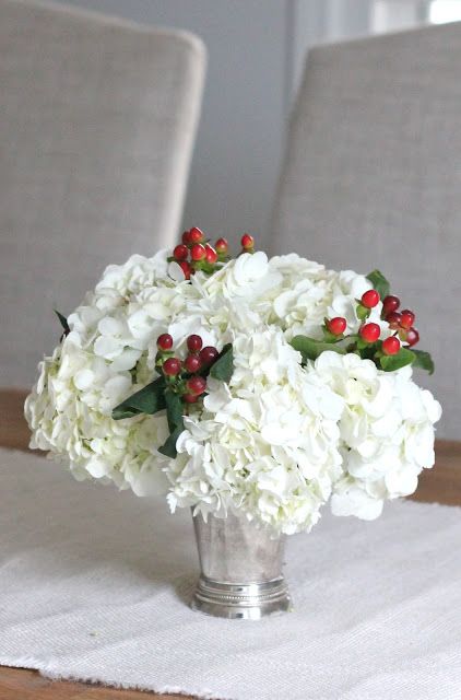 Christmas Bridal Showers, Winter Wedding Centerpieces, Julie Blanner, Winter Bridal Showers, Winter Centerpieces, Christmas Shower, Christmas Flower Arrangements, Christmas Table Centerpieces, Christmas Floral Arrangements