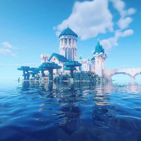 Water Bases Minecraft, Underwater Bases Minecraft, Water Kingdom Minecraft, Minecraft Sea Kingdom, Minecraft Building On Water, Ocean Temple Minecraft, Minecraft Castle On Water, Sea Builds Minecraft, Minecraft Sea House Ideas