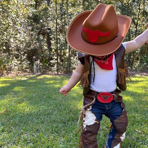 6 PIECES. My First Rodeo Cowboy Birthday Outfit Party Set Baby - Etsy Brasil Infant Cowboy Outfit, My First Rodeo Birthday Boy Cake Smash, My First Rodeo Birthday Boy Outfit, Not My First Rodeo 2nd Birthday Boy, First Rodeo Birthday Boy Centerpieces, Cowboy Theme 1st Birthday Boy, Baby First Rodeo Party, Cowboy Theme Outfit, Cowboy Birthday Outfit