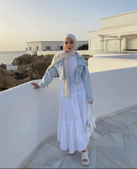 IG: rannyaba Summer Vacation Modest Outfits, Modest Vacation Dresses, Modest Vacation Outfits Hijab, Modest Holiday Outfits Summer, Holiday Outfits Modest, Hijab Summer Dress, Modest Vacation Outfits, Hijabi Summer Outfits, Hijabi Fashion Summer