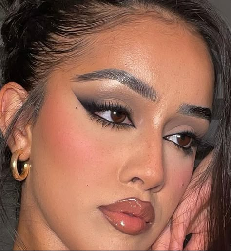 Smoky Makeup, Bright Room, Prom Eye Makeup, Alexa Demie, Swag Makeup, Smink Inspiration, Ethereal Makeup, Smoky Eyes, Dope Makeup