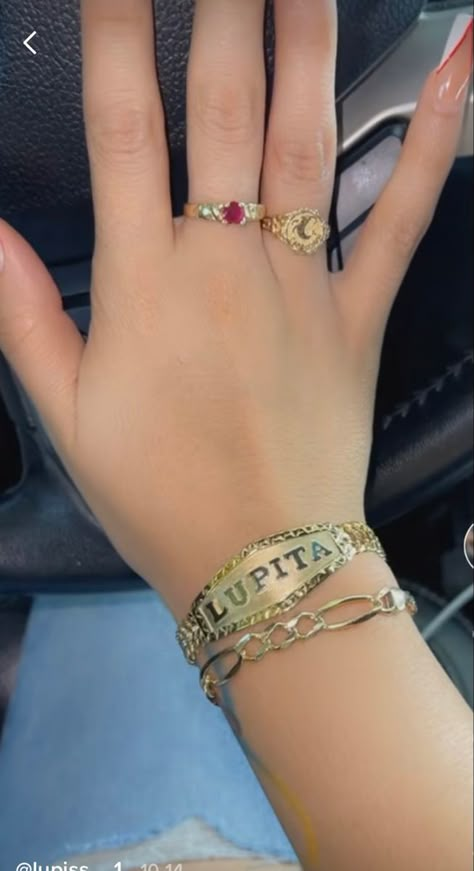 Mexican Rings Aesthetic, Gold Jewelry Aesthetic Mexican, Hispanic Gold Jewelry, Gold Mexican Rings, Latina Rings, Gold Mexican Jewelry, Mexican Jewelry Gold, Gold Bracelet Aesthetic, Mexican Rings