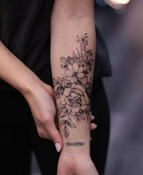 Forearm Flower Tattoo, Tattoo Beautiful, Small Forearm Tattoos, Nautical Tattoo, Floral Tattoo Sleeve, Forearm Tattoo Women, Feminine Tattoo, Stylist Tattoos, Classy Tattoos