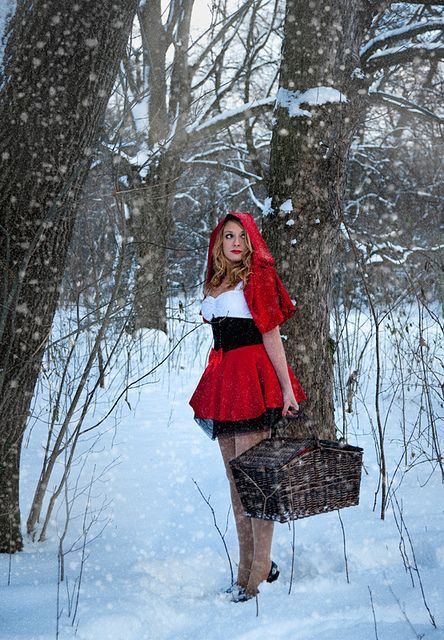 Ghost Bride Makeup, Lil Red Riding Hood Costume, Red Riding Hood Basket, Teen Costumes, Little Red Riding Hood Halloween, Victorian Ghost, Little Red Riding Hood Costume, Hood Dress, Riding Hood Costume