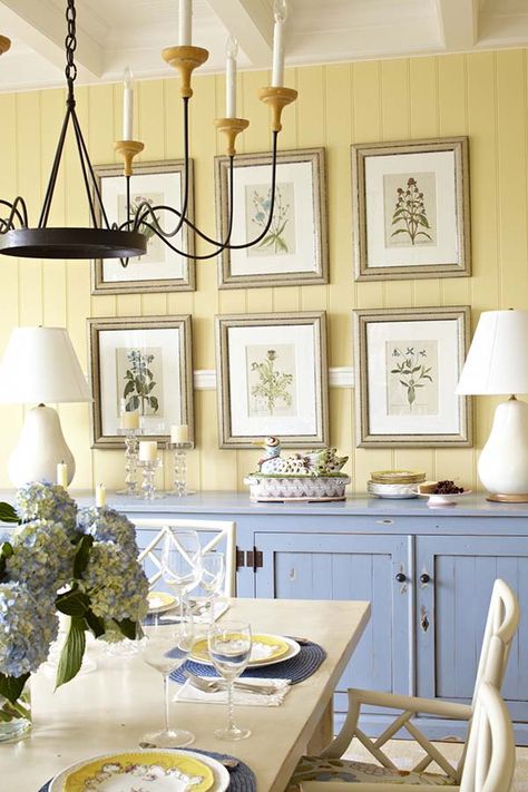 Enchanting lakeside cottage with charming details in Harbor Springs Yellow Rooms, Farm House Dining Room, Yellow Dining Room, Deco Champetre, Yellow Cottage, Lakeside Cottage, Yellow Room, Blue Cabinets, Interior Paint Colors