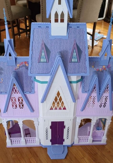 Frozen Dollhouse, Barbie Castle, Disney Princess Frozen, Disney Frozen 2, Kids Gear, Christmas Dolls, Disney Frozen, Doll House, Castle