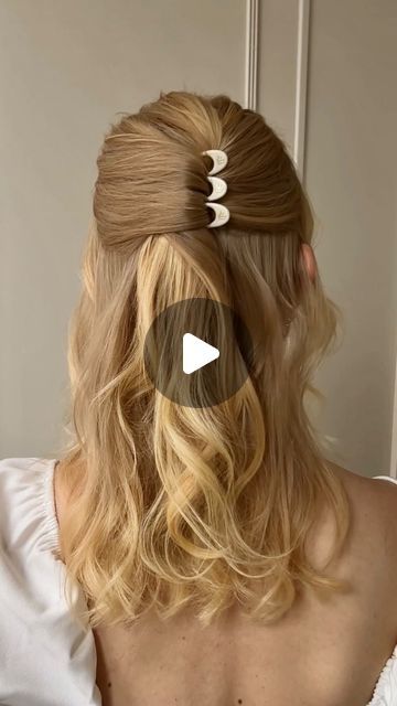 𝘍𝘪𝘰𝘯𝘢 𝘍𝘳𝘢𝘯𝘤𝘩𝘪𝘮𝘰𝘯 𝘖𝘧𝘧𝘪𝘤𝘪𝘢𝘭 | Est. 2010 on Instagram: "5x Bridemaids Hairdo Idea’s with the Nº1 Hairpin newest addition: Cream White 🤍

Shop yours via our official website www.fionafranchimon.com 

Credit: @nino.davis 

#fionafranchimon #no1hairpin #bridemaid #bridemaids #bridemaidhairstyle #weddinghairstyle #wedding #hairstyleoftheday #hairstyleideas #hairstyleinspiration #eleganthairstyle #updohairstyles #easyupdo #easyhairstyle #easyhairstyles #hairstyletutorial #hairupdos #hairtutorialvideo #hairtutorials #hairinspirations #hairstyleideas #fashionandstyle #hairtutorialvideo #howtodohair #hairupstyle #hairvideotutorial #hairinspirations 
 
🗝
Elegant hairstyles for bridemaids or for your wedding, Easy updo, updo tutorial, french twist, elegant hair, easy hairstyle, Half Up French Pin, Wedding Easy Updo, Fiona Franchimon Hairpin Tutorial, Fiona Franchimon Hairpin, Hairpin Styles, French Pin Hairstyles, Hairpin Hairstyle, Easy Updo, Updo Tutorial