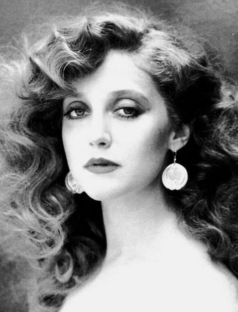 Carol Kane, Female Actors, Rose Marie, Human Figure, Vintage Beauty, Vintage Photography, Makeup Inspo, Old Hollywood, Pretty Woman