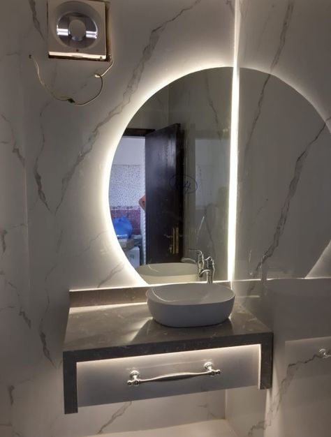 Half Round Mirror Bathroom, Half Circle Mirror Bathroom, Half Round Mirror, Long Mirror In Bedroom, Half Circle Mirror, Full Length Mirror Decor Ideas, Lakehouse Bathroom, Luxury Room Decor, Lake House Bathroom