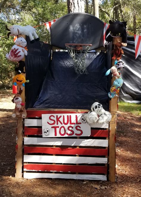 Game Booth Ideas, Scary Carnival, Halloween Carnival Games, Game Booth, Fun Halloween Party Games, Halloween Camping, Creepy Carnival, Halloween Circus, Casa Halloween