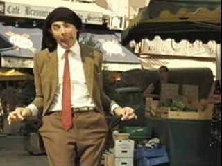 Mr. Bean sings O Mio Caro for money... definitely my favorite scene of Mr. Bean's Holiday! Mr Beans Holiday Poster, Mr Beans Holiday, Mr Bean Gif, Mr Bean Car, Mr Bean Movie, Mr Bean Memes, Cinema Theatre, Mr Bean, Rotten Tomatoes