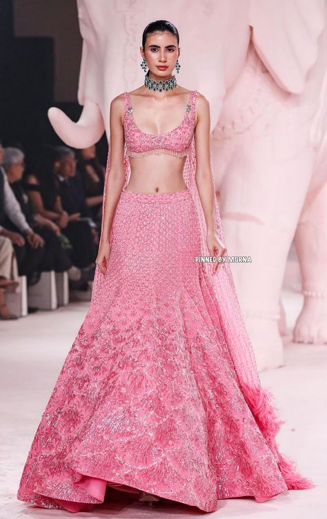 India Traditional Dress, Falguni Shane Peacock, Indian Bridesmaid Dresses, Pink Lehenga, Indian Dresses Traditional, Traditional Indian Outfits, Indian Bridal Dress, Unique Prom Dresses, Indian Bridal Outfits