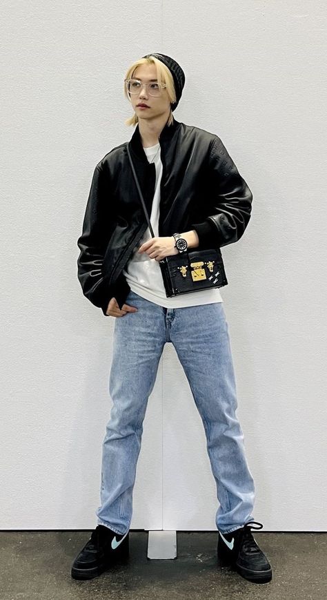 Kpop Idol Mens Fashion, Felix Skz Fashion, Felix Style Outfit Skz, Felix's Outfits, Skz Felix Outfit, Felix Full Body Photo, Felix Stray Kids Outfit, Felix Fashion Style, Felix Standing