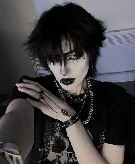 Goth Male, Trad Goth Makeup, Goth Eye Makeup, Funky Makeup, Goth Guys, Punk Makeup, Alt Makeup, Goth Boy, Swag Makeup