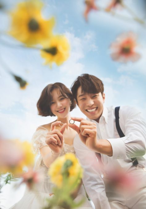 KOREAN WEDDING A-006 GENIUS STUDIO : korea wedding pledge Pre Wedding Photoshoot Theme, Prenup Ideas, Korean Couple Photoshoot, Korean Wedding Photography, Korea Wedding, Wedding Photo Studio, Pre Wedding Photoshoot Outfit, Wedding Photoshoot Props, Pre Wedding Shoot Ideas