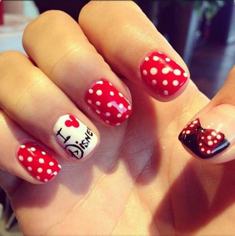 Square Dip Nails, Disney World Nails, Disney Themed Nails, Disneyland Nails, Disney Nail Designs, Minnie Mouse Nails, Mickey Nails, Kutek Disney, Black Tips